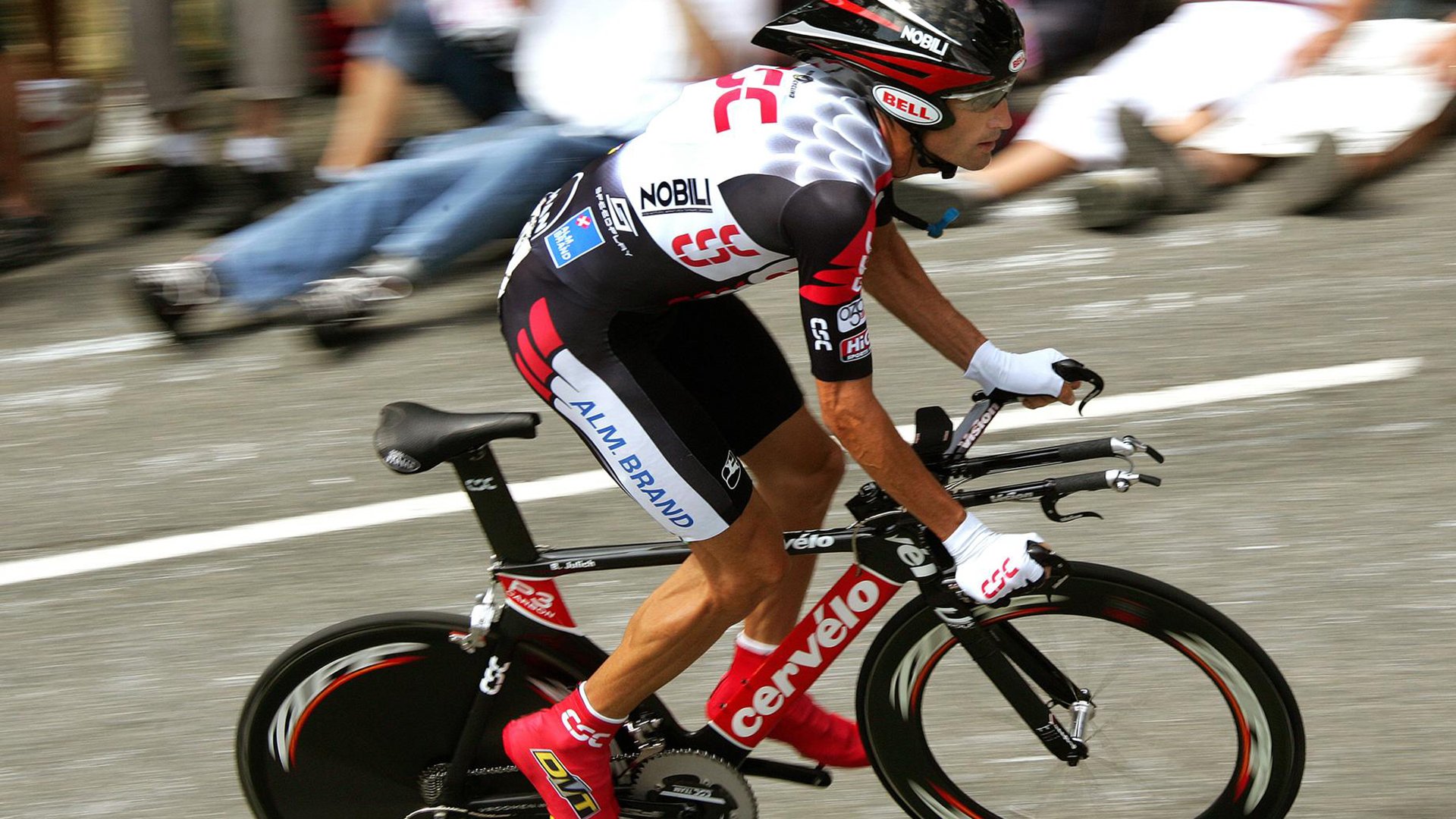 爱游戏体育网页版-贝尔哈德·福特：全黑队战术演变中的关键推动者